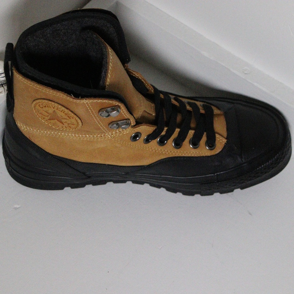 Converse Chuck Taylor All Star Tekoa Hi Top  Boot